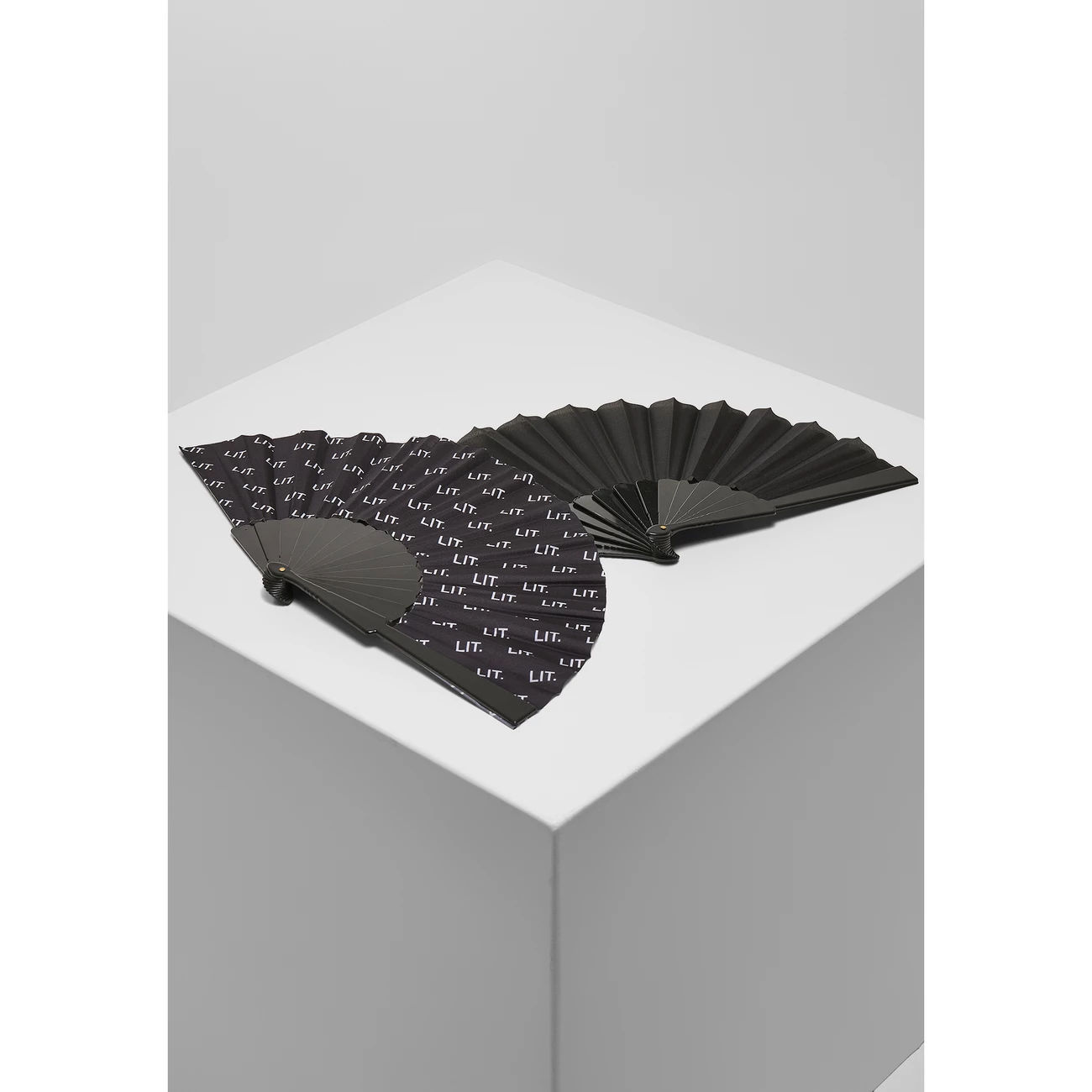 Coupon 😍 Mode- Lifestyle Adulte Urban Classics Lot De 2 Éventails Urban Classics Aop NOIR 😍